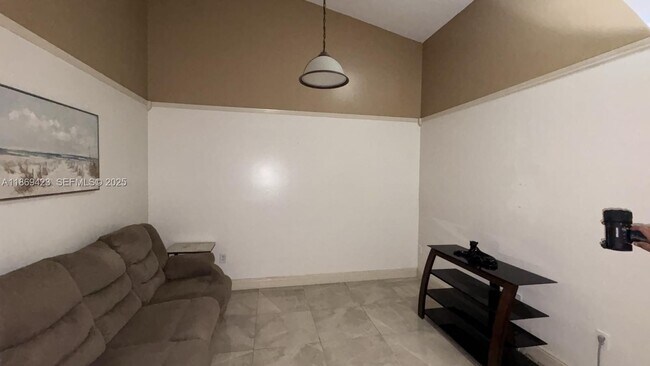 Foto del edificio - 3279 NE 11th Dr