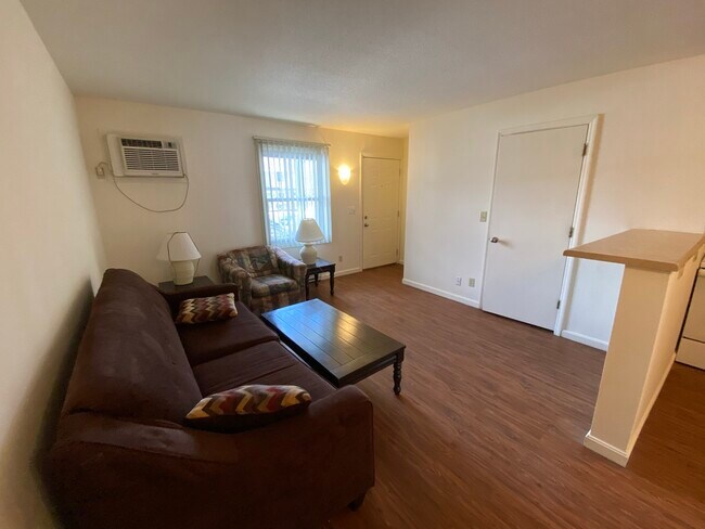 Building Photo - 307 Birch Street, Unit N/A