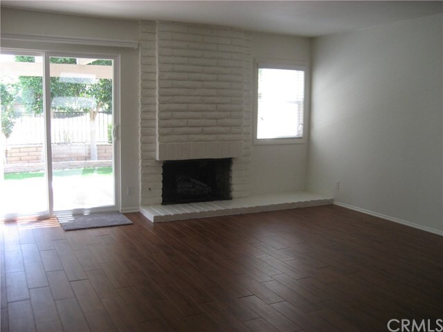 Building Photo - 11 Redwood Tree Ln
