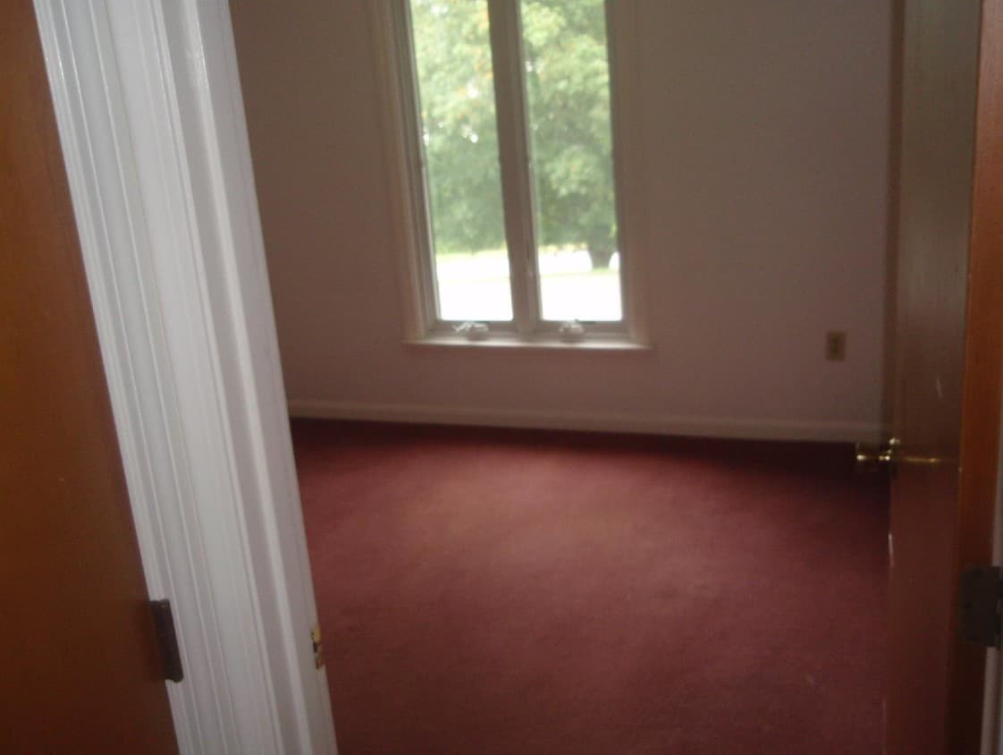 Building Photo - 5 Eaton Ct