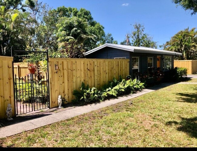 Foto del edificio - 4214 Wilkinson Rd