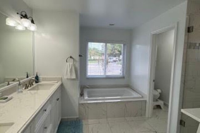 Foto del edificio - 1400 Seabay Rd