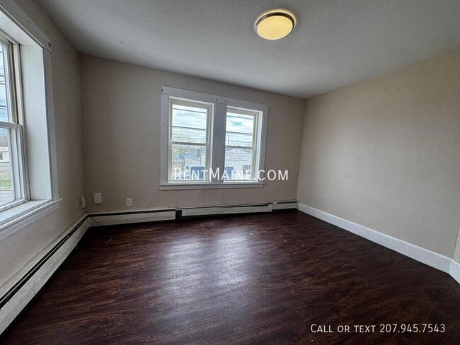 Building Photo - 172 College Ave