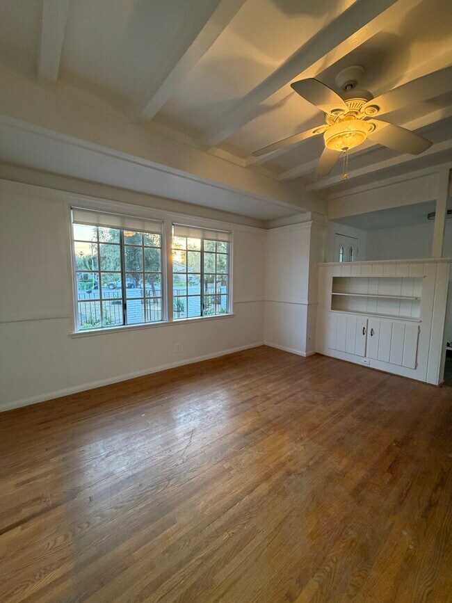 Foto del edificio - 9826 Columbus Ave