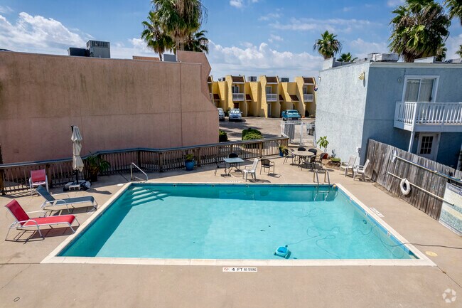 Foto del edificio - 4141 Whiteley Dr