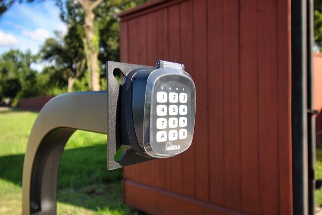 Foto del edificio - 5028 Falls St