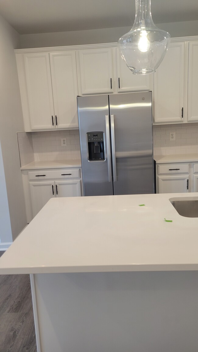 Building Photo - 801 Birchwood Hill Pl