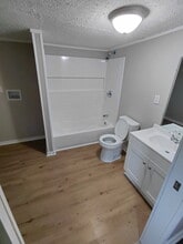 Building Photo - 223 Stinson Dr