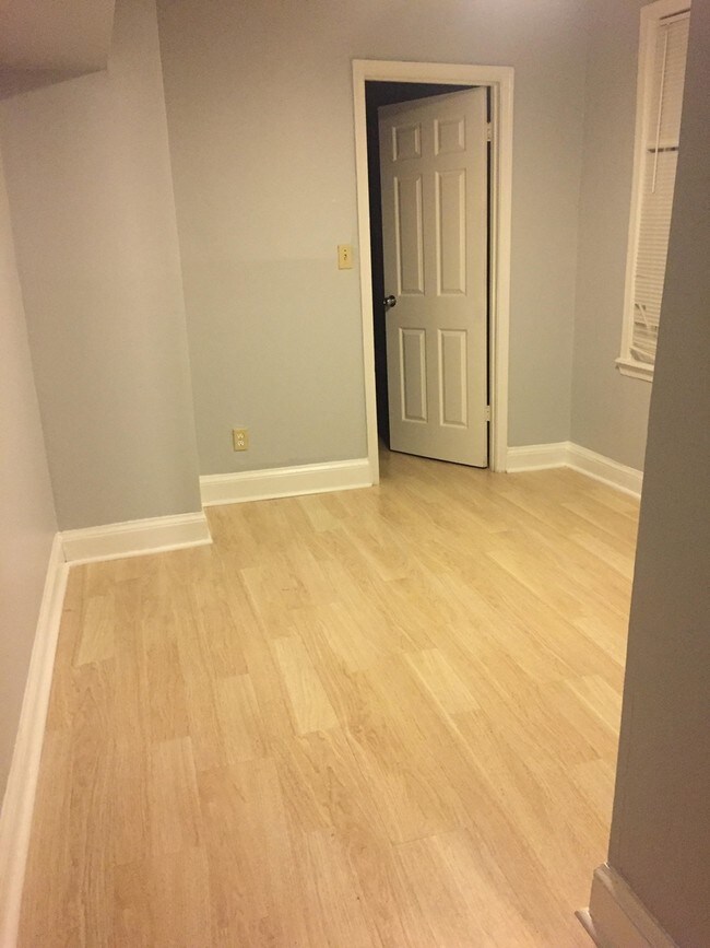  - 820 W. Lombard Apartments