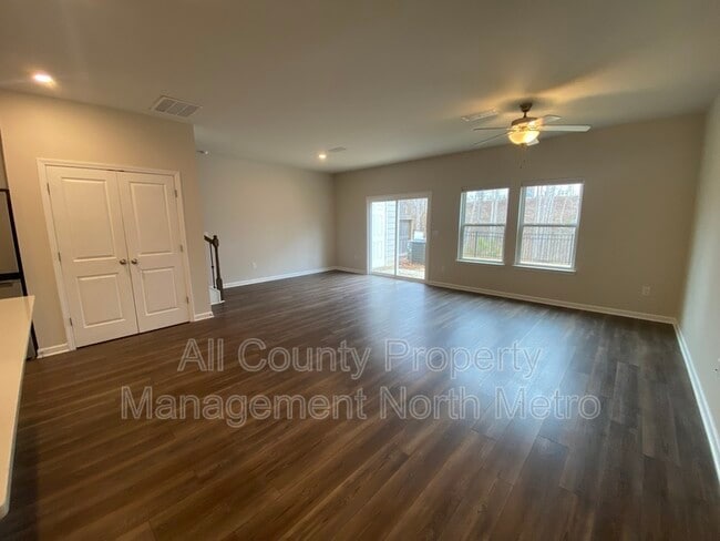 Building Photo - 168 Timberland Ave