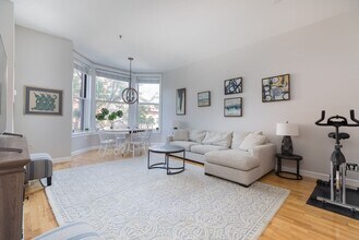 Building Photo - 416 Marlborough St