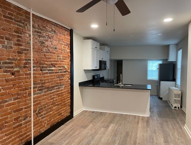 Building Photo - 309 Cherry St