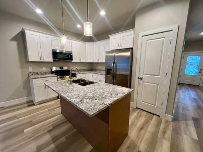 Foto del edificio - 3 Bedroom New Build Available Now!