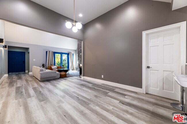 Foto del edificio - 1112 S Highland Ave