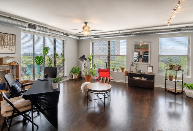 Building Photo - 4537 S Drexel Blvd