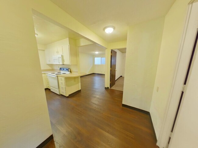 Building Photo - 1747 Hilyard St