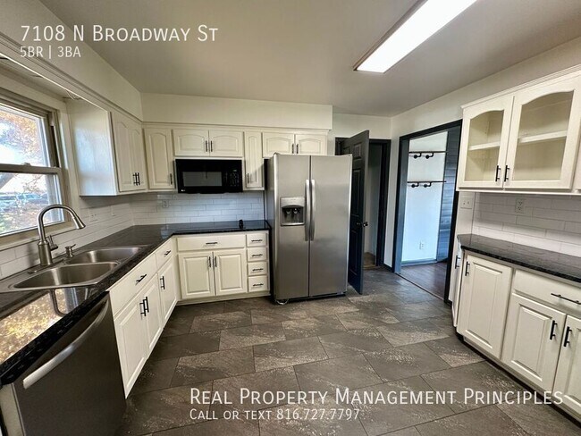 Foto del edificio - 7108 N Broadway