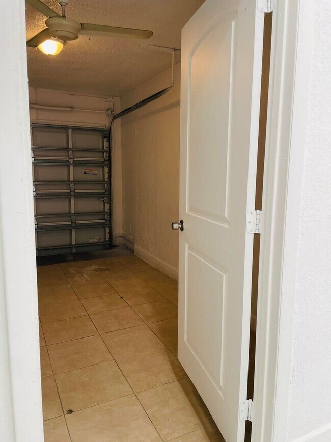Foto del edificio - 8131 SW 6th St