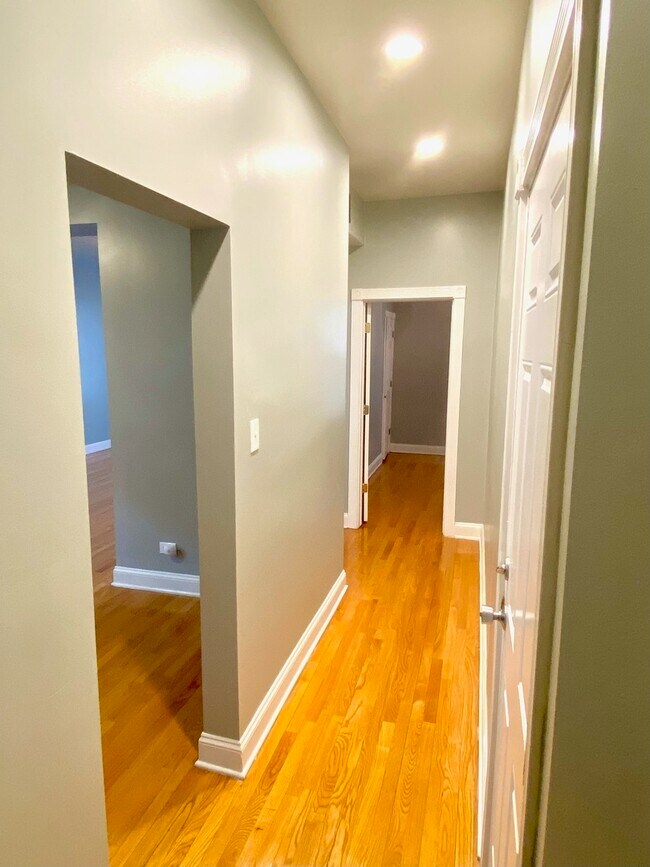 Foto del edificio - 4563 S Wabash Ave