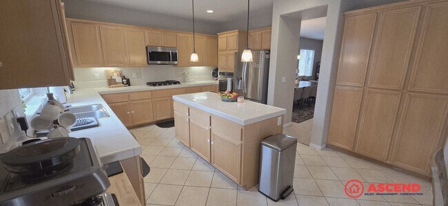 Foto del edificio - Amazing 5 Bedroom Home In The SouthWest!