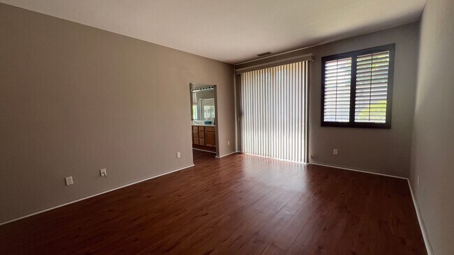 Foto del edificio - Beautiful home in gated community! Spaciou...