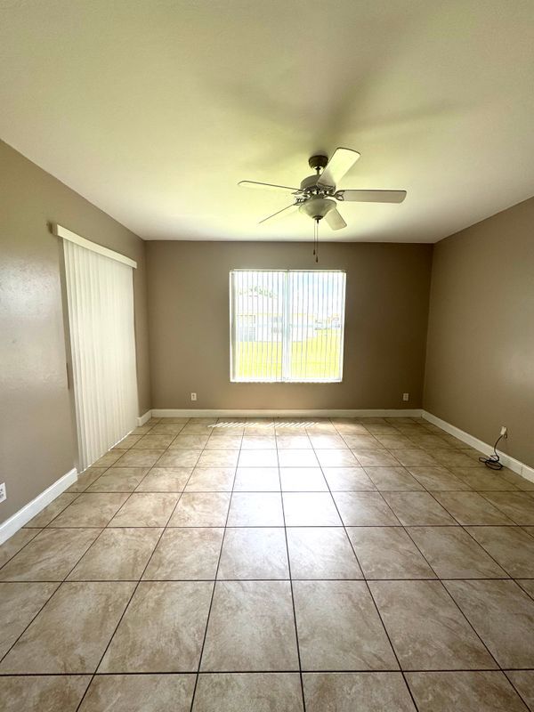 Building Photo - 286 Justene Cir