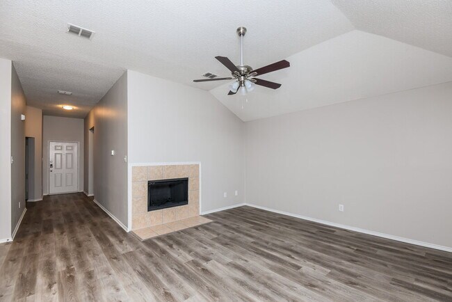 Building Photo - 360 Marsha St