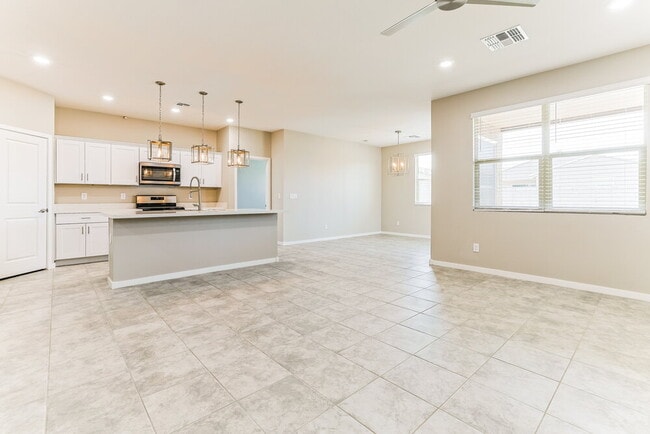 Building Photo - 6749 W Levi Dr