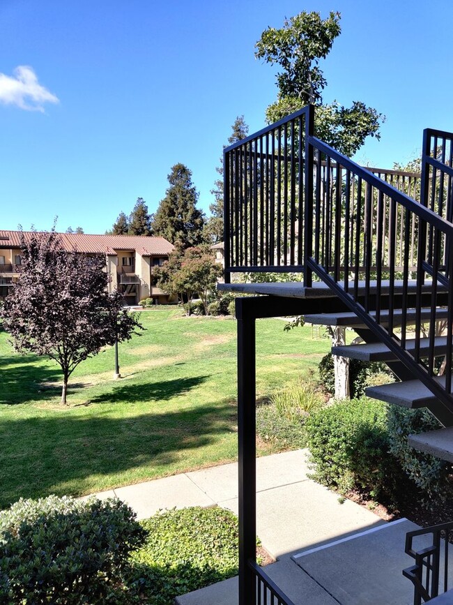 Foto del edificio - Beautiful Condo South Fremont Community - ...