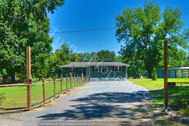 Building Photo - 230 Old Leesburg Rd E