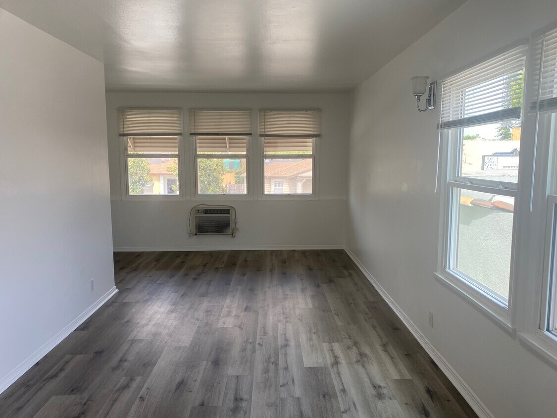 Foto principal - 5516 Cahuenga Blvd