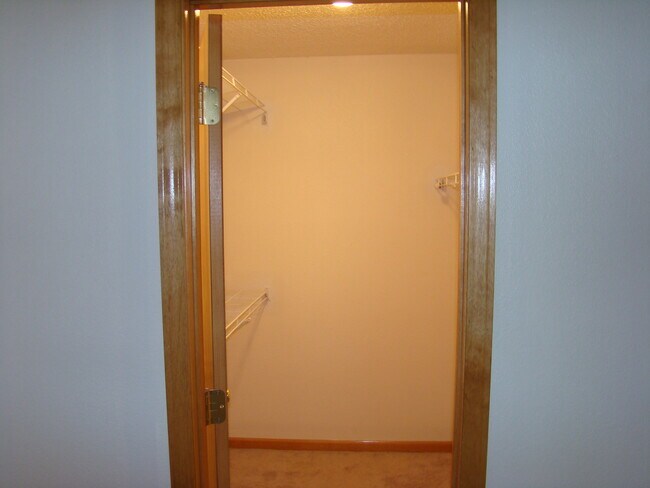 Foto del edificio - Buckner Duplex with Two Bedrooms and Two Full Baths