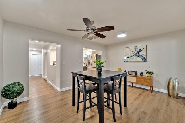 Foto del edificio - 1701 W Hazelwood St
