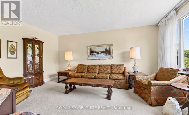 Photo du bâtiment - 820 Simcoe St N