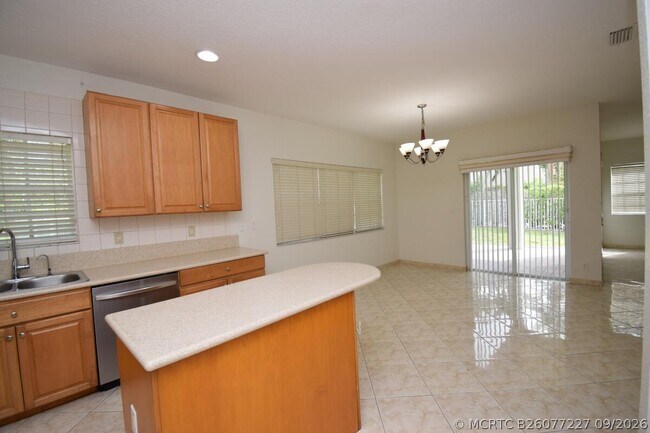 Foto del edificio - 12693 NW 7th St