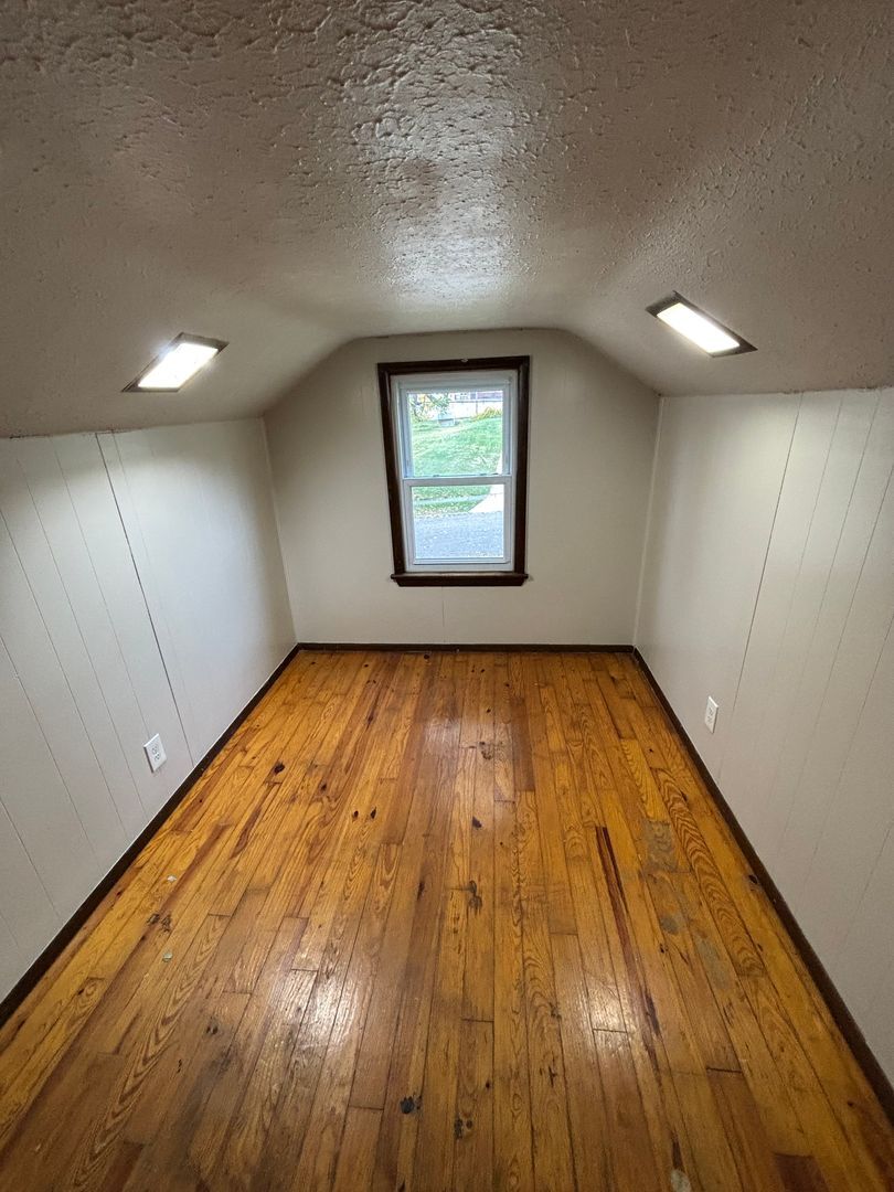 82 Cowles Ave Bedford, OH 44146 – photo 5