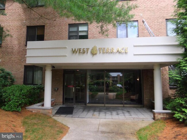 Foto del edificio - 1640 Oakwood Dr