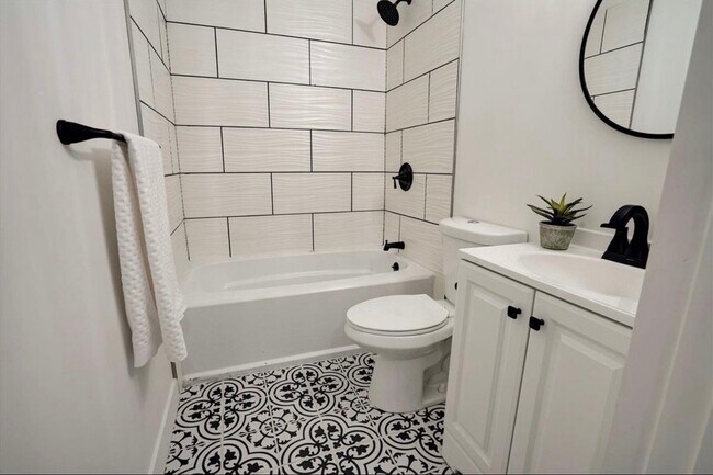 Foto del edificio - 455 E Mountain View Dr