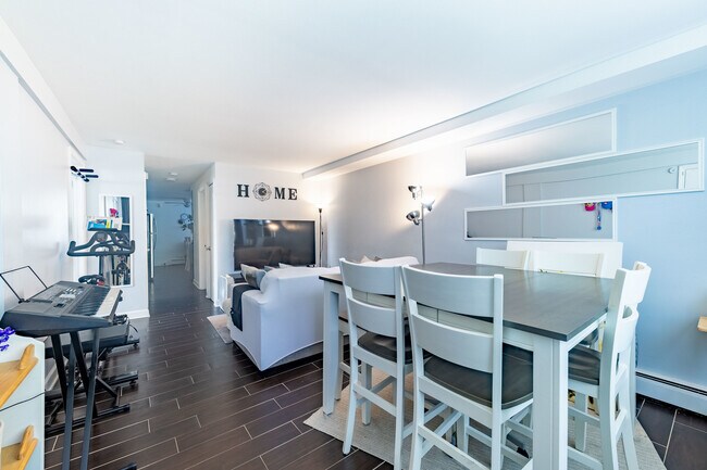 Foto del edificio - 4114 W Byron St