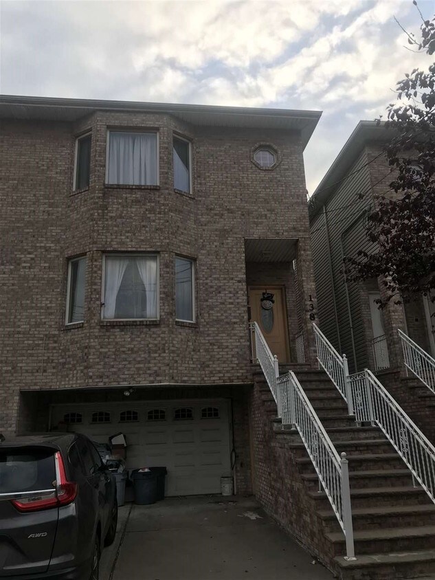 Primary Photo - 138 W 58th St