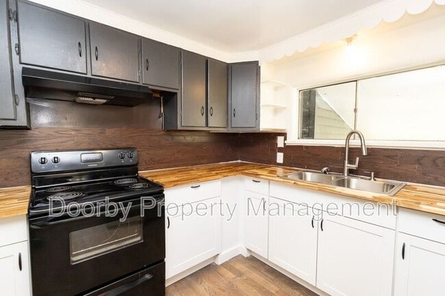 Building Photo - 5270 Rotary Dr