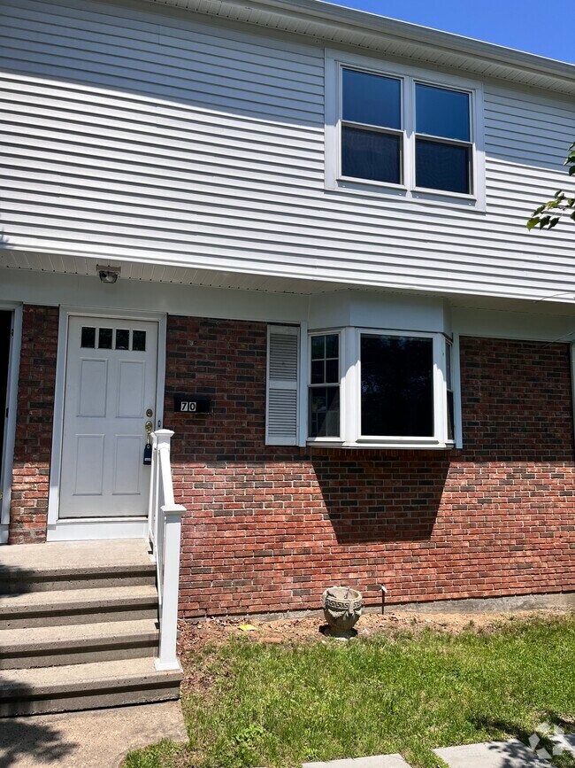 Building Photo - 70 Stephens Ln