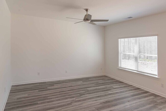 Foto del edificio - BRAND NEW SINGLE FAMILY HOME IN LOGANVILLE