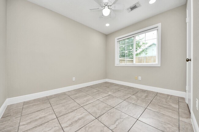 Foto del edificio - 5039 E Pagewick Dr