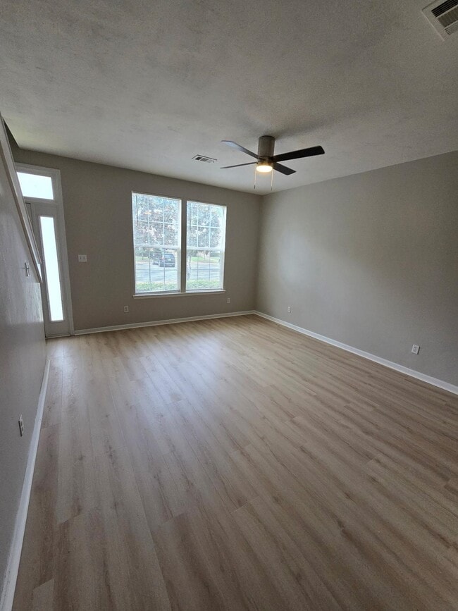 Building Photo - 3400 Old Bainbridge Rd