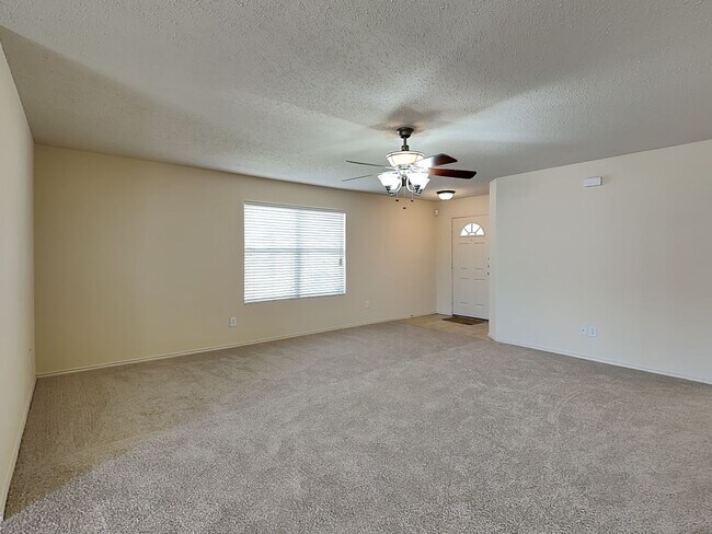 Foto del edificio - 905 Dove Meadows Dr