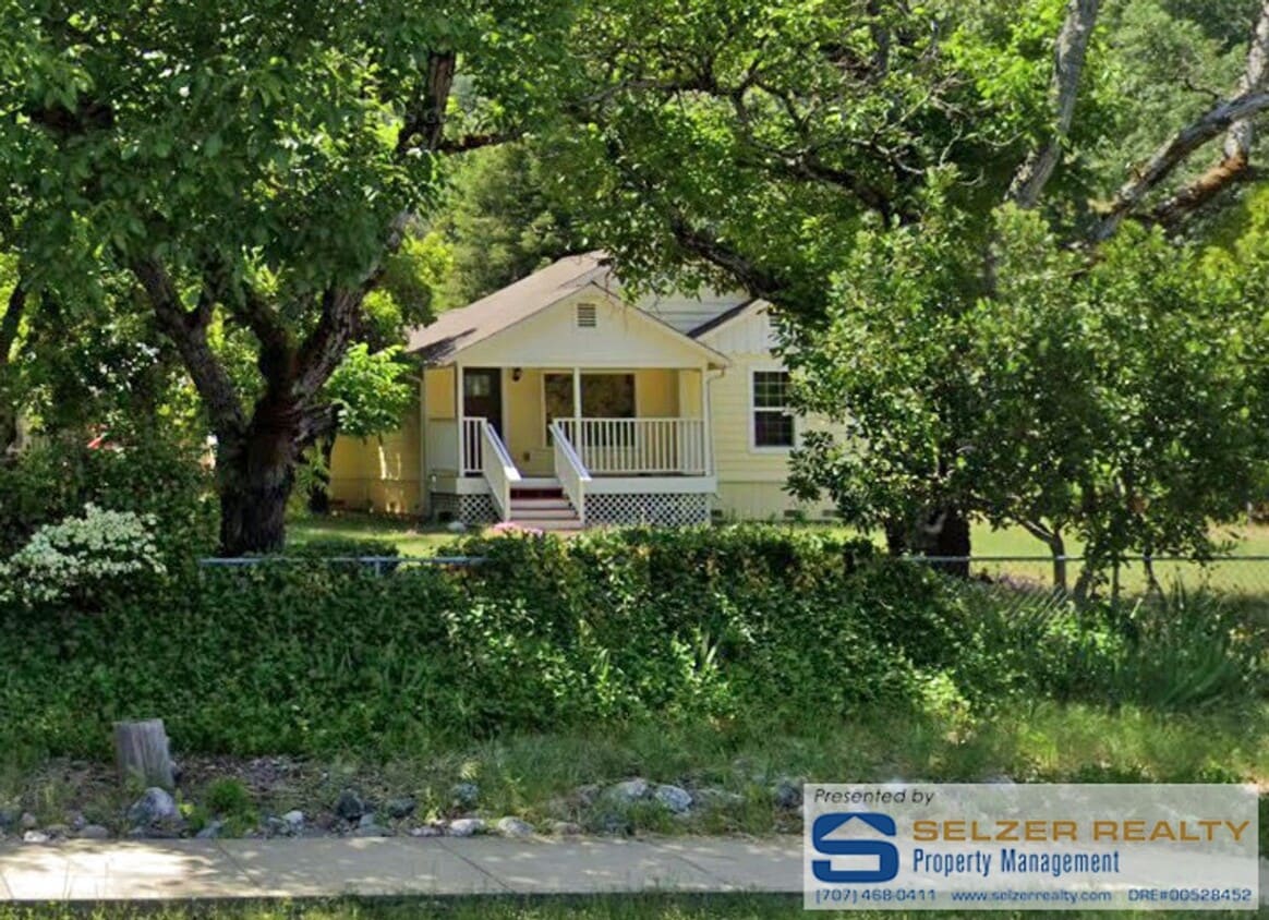 Primary Photo - Cozy 2 bedroom home at the base of the wes...