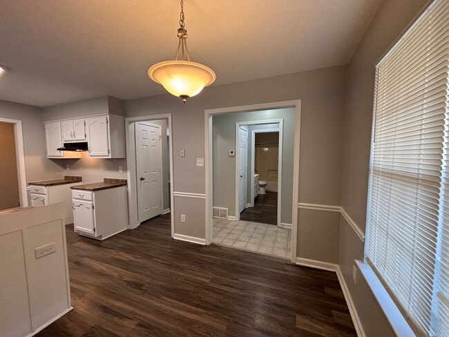 Building Photo - 3932 Oak Branch Cir E