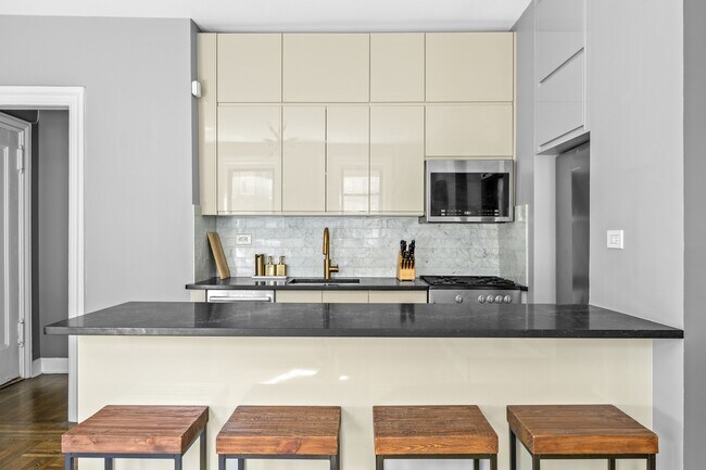 Foto del edificio - 270 W 11th St