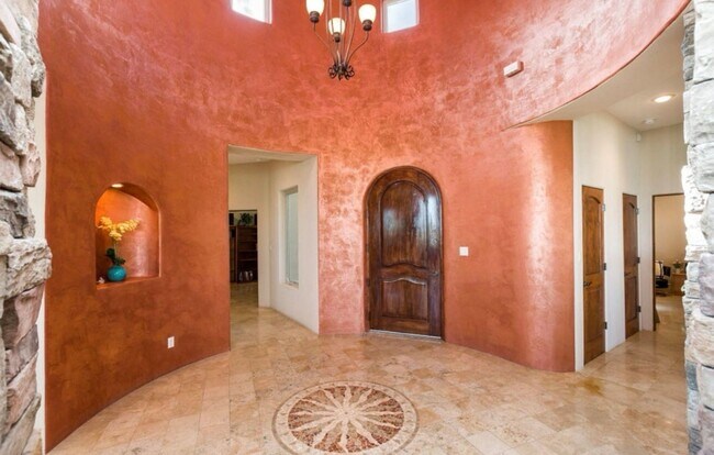 Foto del edificio - 3022 Lookout Ridge Dr